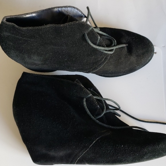 Dolce Vita black suede booties size 9 - Picture 3 of 6